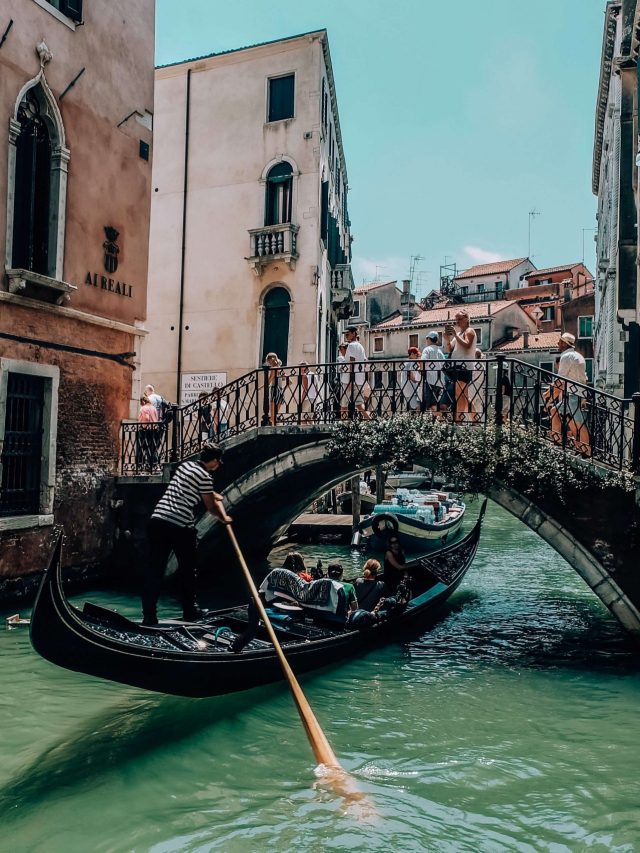 CANAIS DE VENEZA APARECEM TRANSPARENTES COM A QUARENTENA