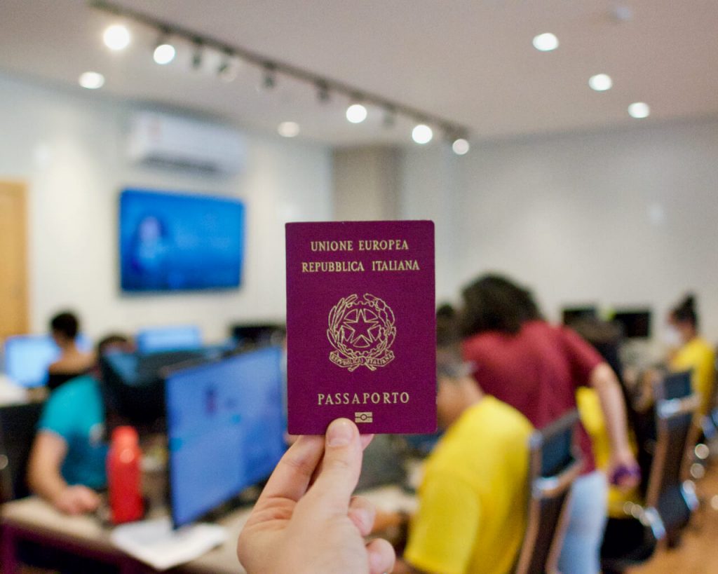 Qual a diferença entre cidadania e naturalização italiana?